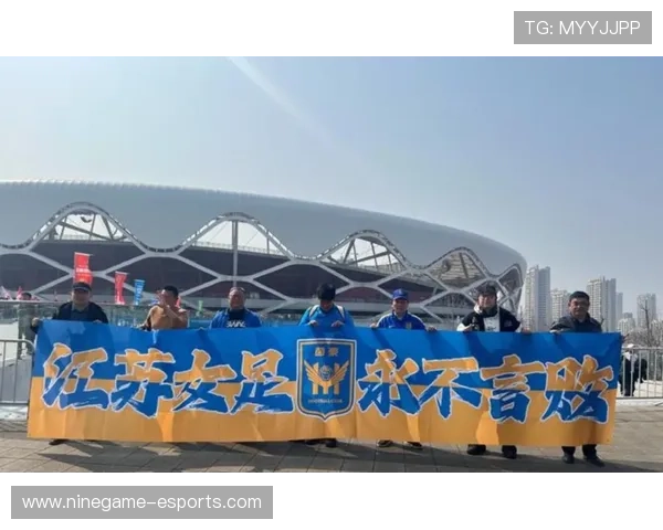 一位国际女足球员的崛起之路：如何凭借实力与魅力征服世界足坛